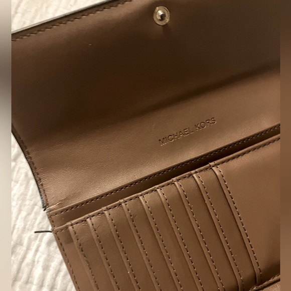Michael Kors Wallet - Picture 4 of 5